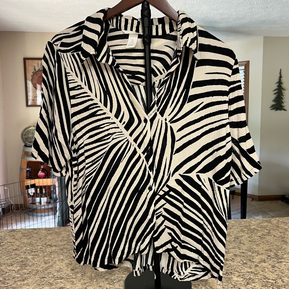 H&M Black and White Zebra-Stripe Button Down Shirt